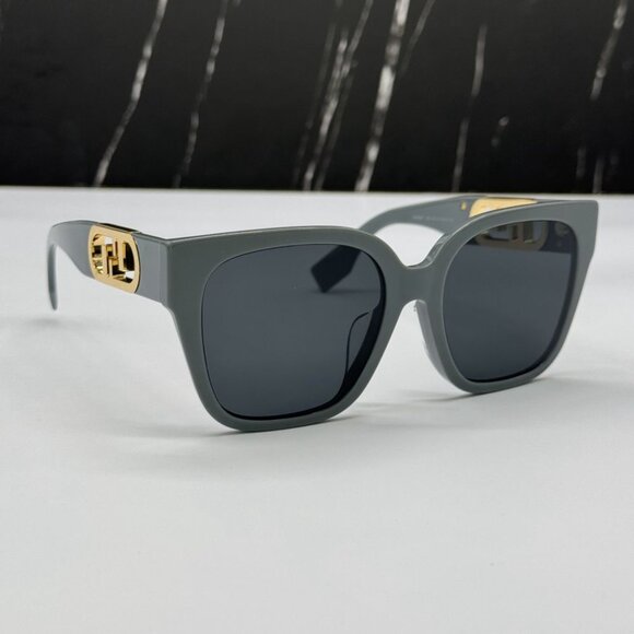 NEW FE40063F 20A FENDI GREY WOMEN FENDI SUNGLASSES